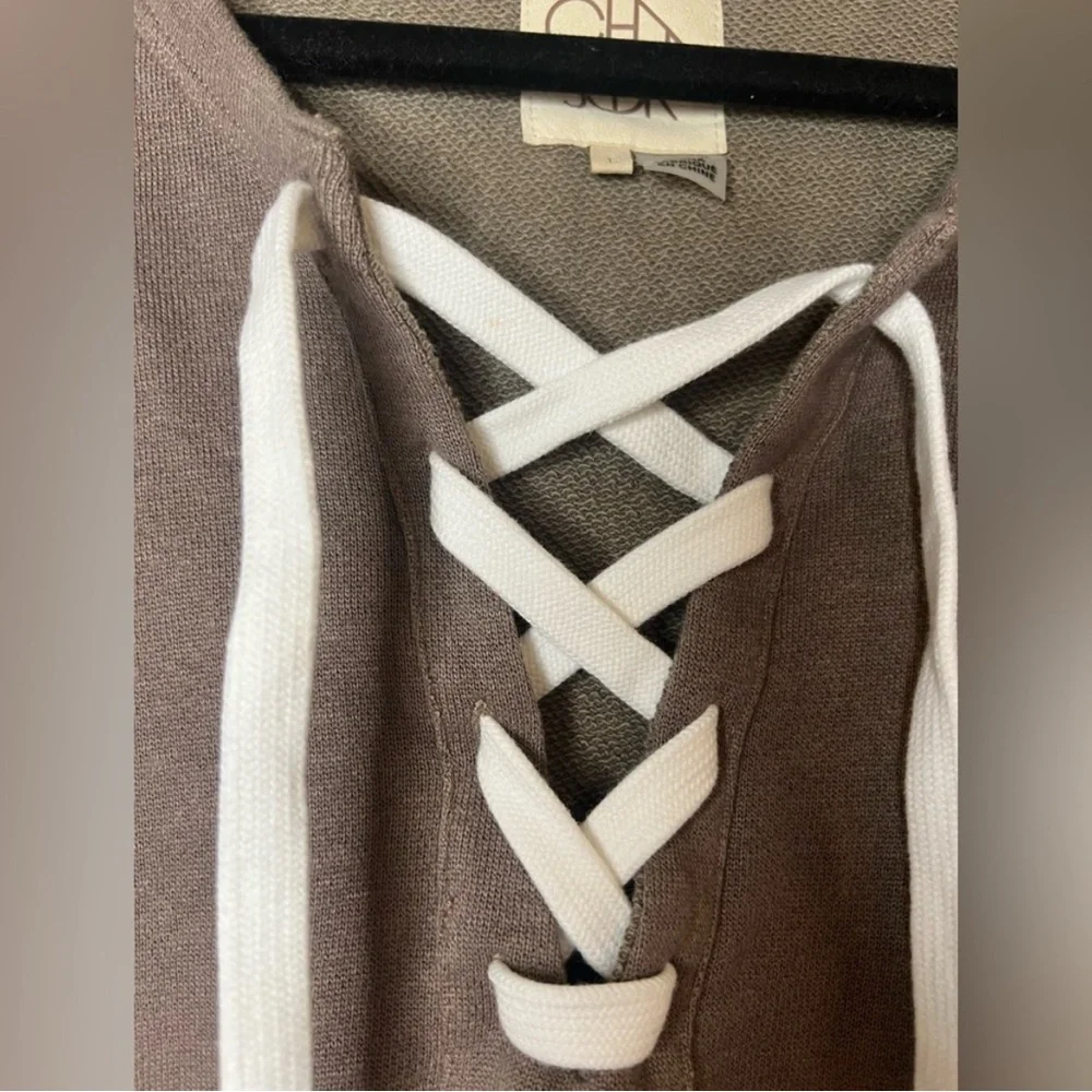 NWT Chaser Lace-Up Long Sleeve Pullover Sweatshirt Taupe Brown Size Large - Picture 3 of 4